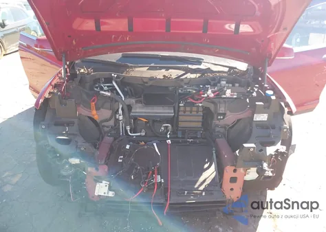 2016 Tesla Model X 60D/70D/75D/90D z USA, uszkodzony, nr VIN 5YJXCAE20GF015955